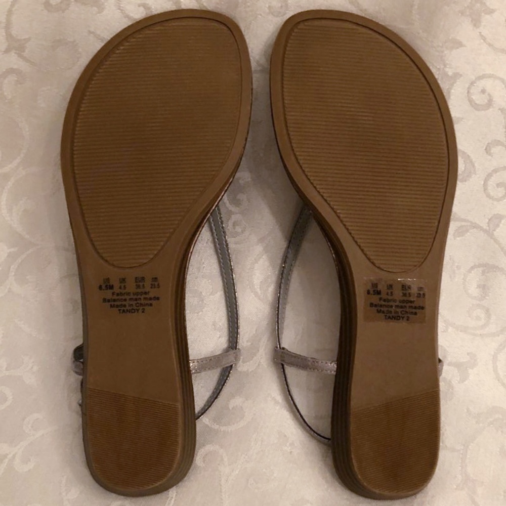 CARLOS SANTANA Tandy 2 Feather Wedge Sandal - Picture 5 of 8